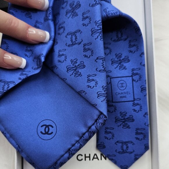 Chanel Blue Necktie 💯% SILK - Picture 10 of 10